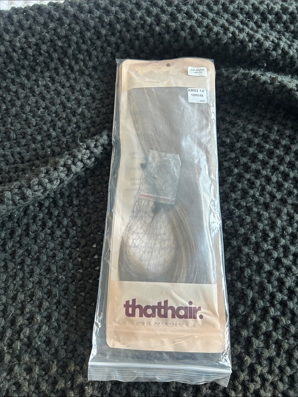 thathair HALO Hair Extensions - Ash Blonde
2 packages
1 curly
1 straight